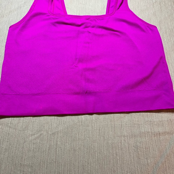 All in Motion Vibrant Pink Women's Tank Top Cropped - Picture 1 of 3